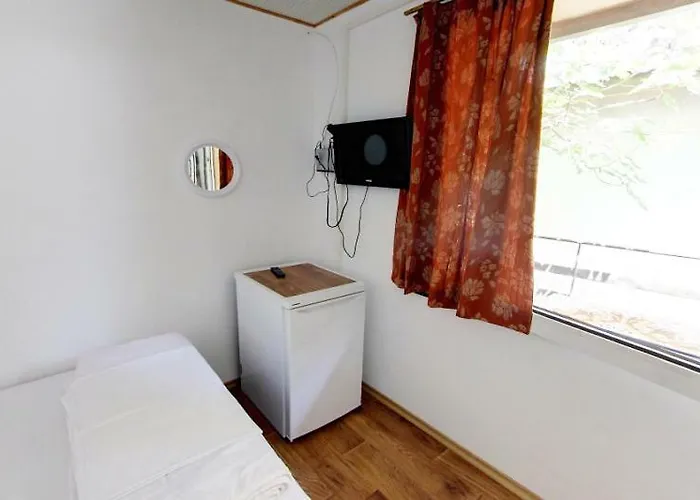 калина - нестинарка Campsite Tsarevo